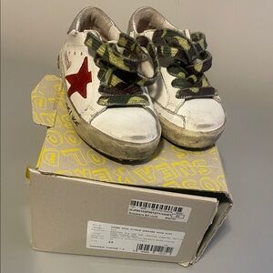 Kids Golden Goose White and Red Star Sneakers. Toddler European size 22 (US 6)